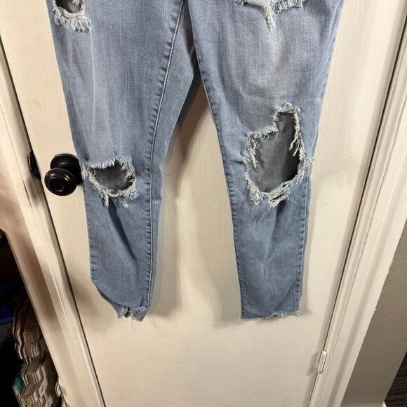 Levi's 721 High Rise Skinny Jeans. Light wash distressed with holes - Picture 3 of 7